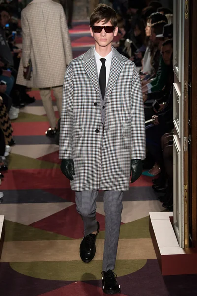 Look 43